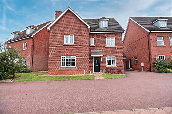 5 Bedroom Detached House For Sale In Middle Meadow, Worksop, Nottinghamshire, S81