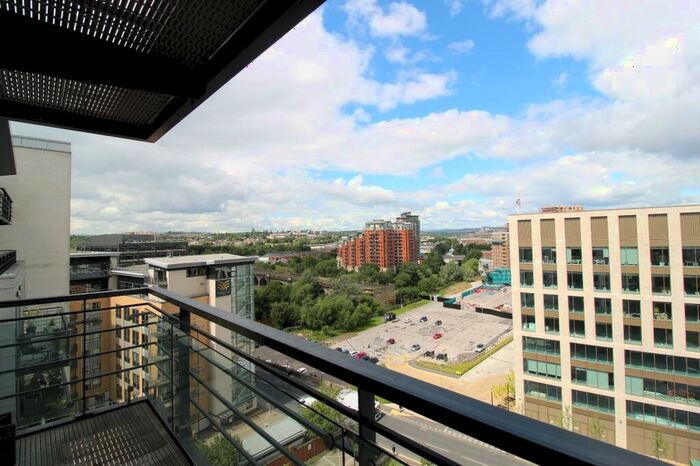 2 Bedroom Flat To Rent In Riverside Way, Leeds, West Yorkshire, Uk, LS1