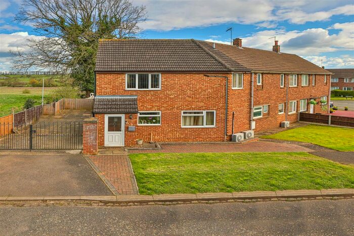 5 Bedroom Semi-Detached House For Sale In Edith Road, Kettering, NN16