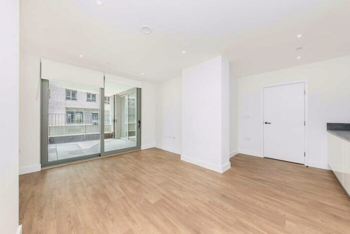 2 Bedroom Flat To Rent In Green Street, Old Oak Common, NW10