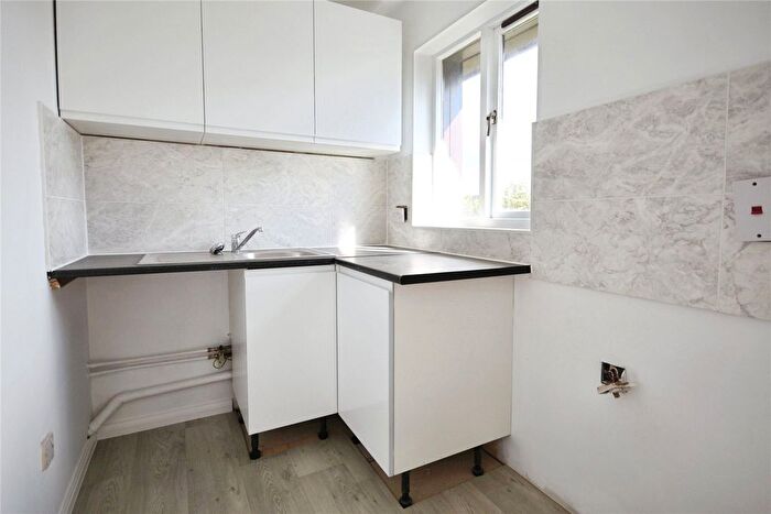 1 Bedroom Flat To Rent In Rowe Court, Reading, Berkshire, RG30