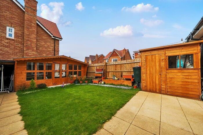3 Bedroom Semi-Detached House For Sale In Wallingford, Oxfordshire, OX10