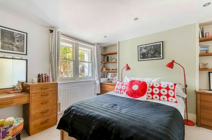 1 Bedroom Flat To Rent In Rosendale Road, West Dulwich, London, SE21