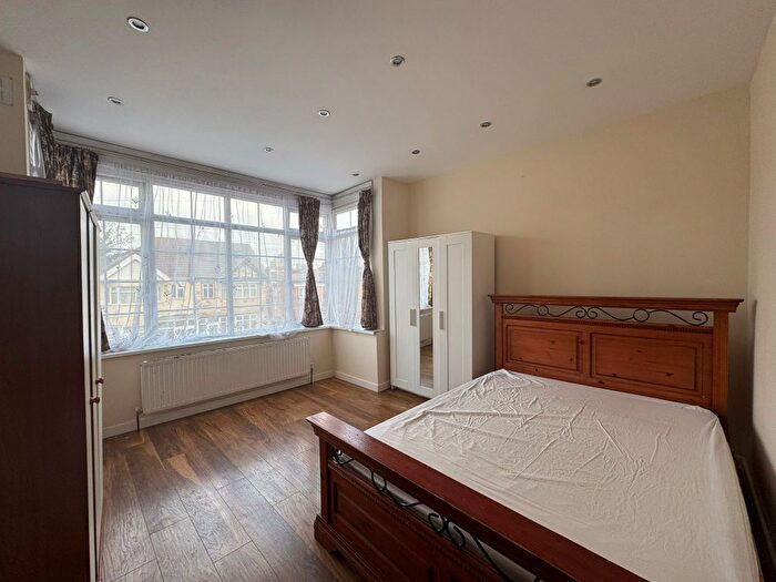 2 Bedroom Maisonette To Rent In Bowrons Avenue, Wembley, HA0