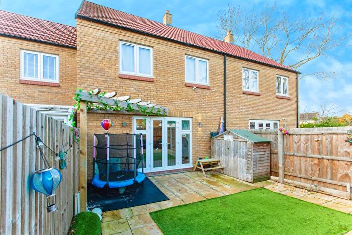 3 Bedroom Terraced House For Sale In Groom Walk, Raunds, Wellingborough, NN9