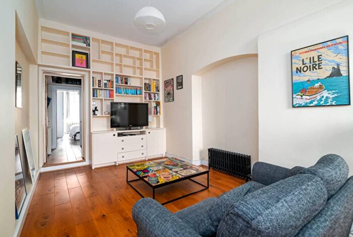 2 Bedroom Flat To Rent In B John Ruskin Street, London Pq, Uk, London, SE5