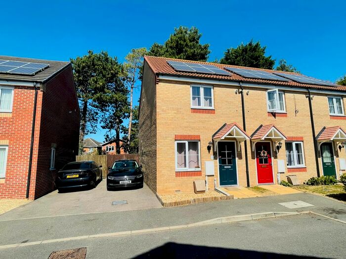 2 Bedroom Semi-Detached House To Rent In Viscount Close, Pinchbeck, Spalding, PE11