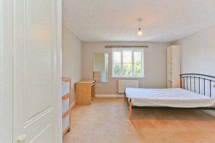 4 Bedroom Terraced House To Rent In St Mary`s Way, Guildford, GU2