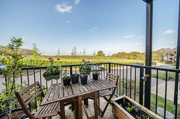 1 Bedroom Flat For Sale In Ellwood Fields, Binfield, Bracknell, Berkshire, RG42