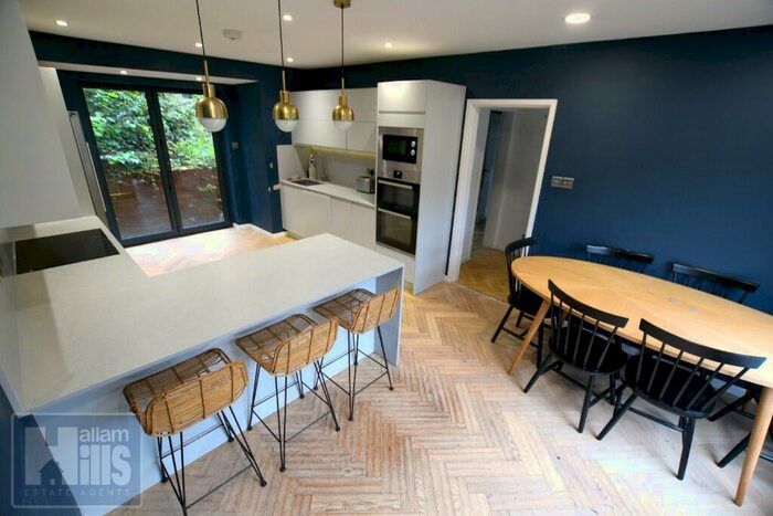 4 Bedroom Semi-Detached House To Rent In Bannerdale Road, Sheffield, S11