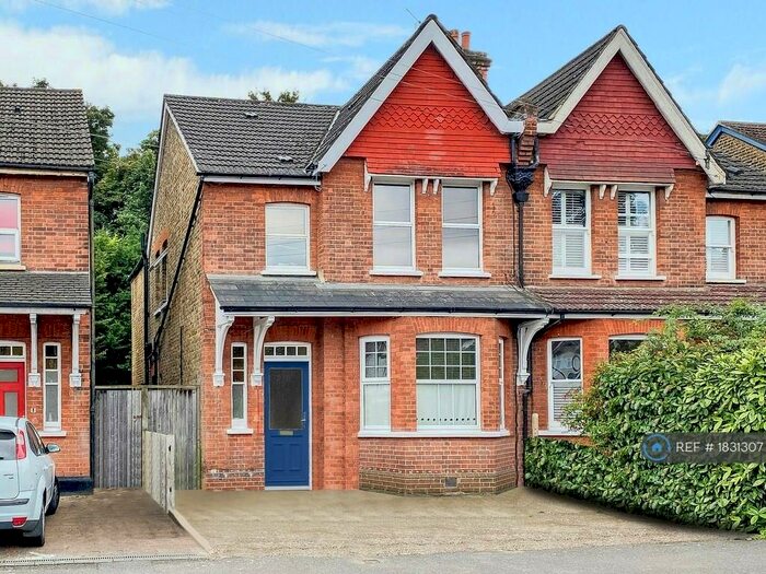 2 Bedroom Flat To Rent In Purley Park Road, Purley, CR8