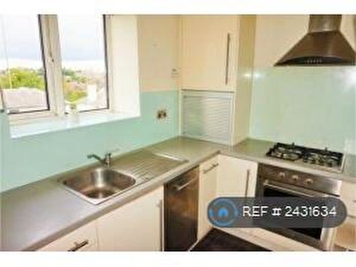 2 Bedroom Flat To Rent In Hampden Court, London, N10