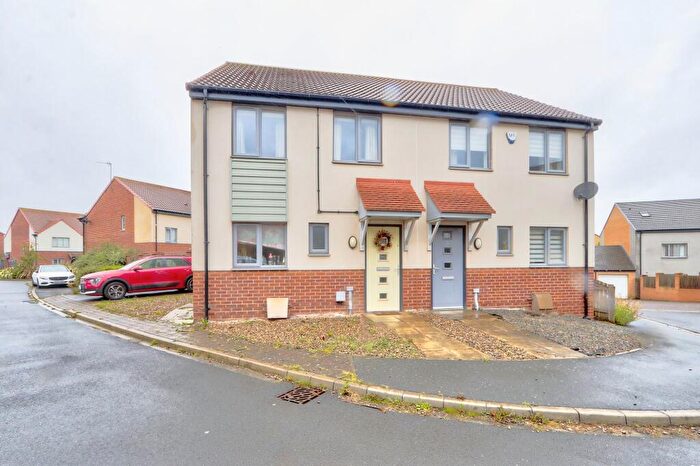 3 Bedroom Semi Detached House To Rent In Iris Grove, Darlington, DL1