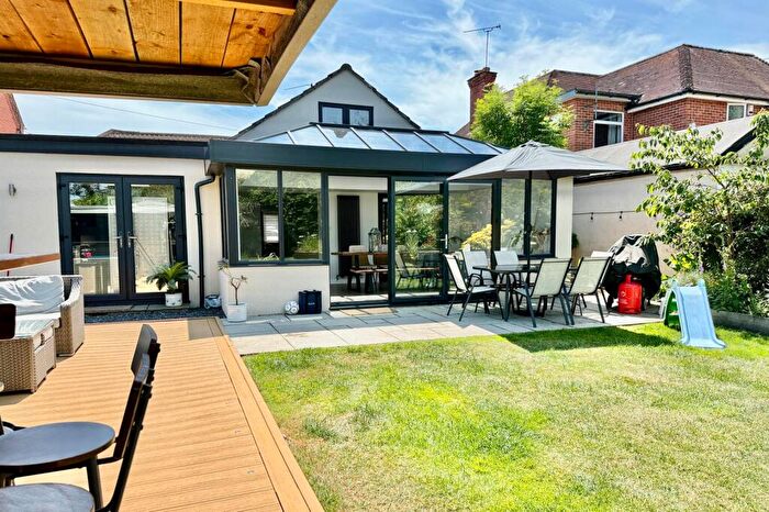 3 Bedroom Bungalow For Sale In Northfield Road, Ringwood, BH24