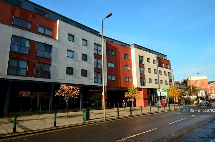 1 Bedroom Flat To Rent In Capitol Square, Epsom, KT17