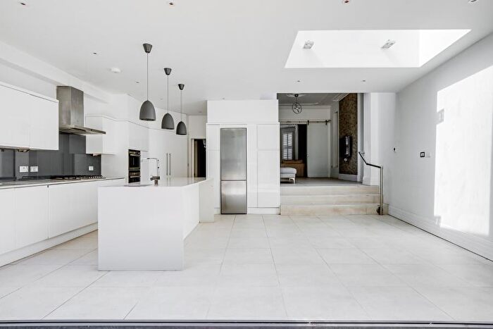 5 Bedroom Terraced House To Rent In Muswell Hill Road, Muswell Hill, N10