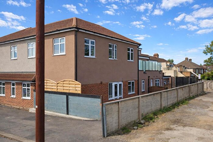 2 Bedroom Flat To Rent In Purbeck Road, Hornchurch, RM11