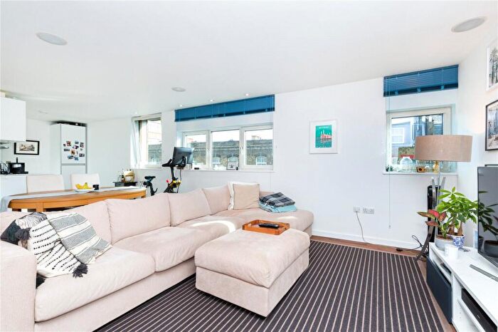 2 Bedroom Apartment To Rent In Islington On The Green, A Islington Green, Angel, London, N1