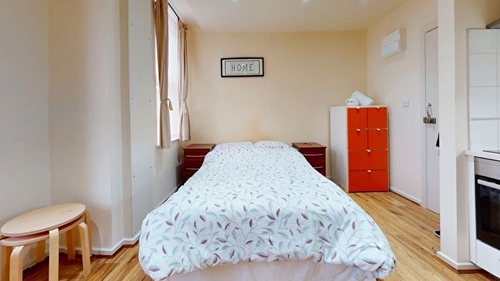 Studio To Rent In High Road, London, NW10