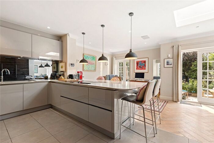 4 Bedroom Semi-Detached House To Rent In Ellerton Road, London, SW18