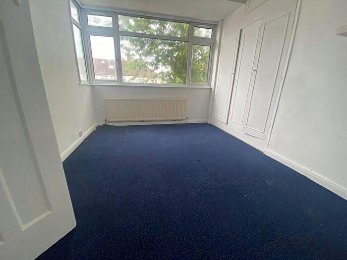 3 Bedroom Terraced House To Rent In Penbury Road, Southall, UB2