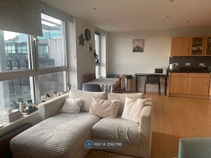 2 Bedroom Flat To Rent In Argyle Street, Glasgow, G2