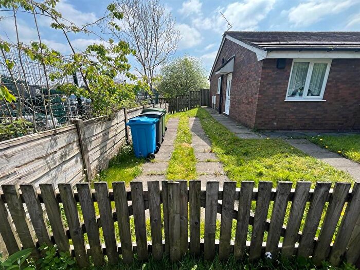 2 Bedroom Bungalow To Rent In Spencer Street, Oldham, OL1