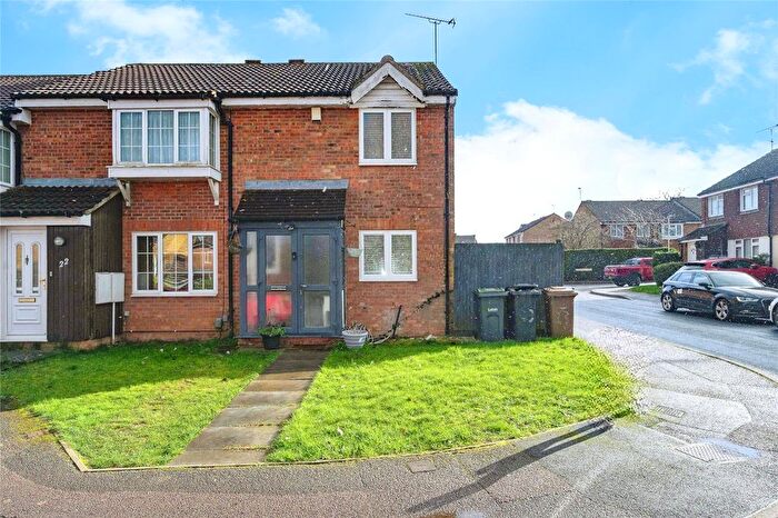 3 Bedroom End Terrace House For Sale In Coltsfoot Green, Luton, Bedfordshire, LU4