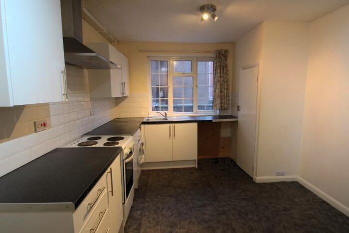 3 Bedroom Maisonette To Rent In High Street, Orpington, Kent, BR6