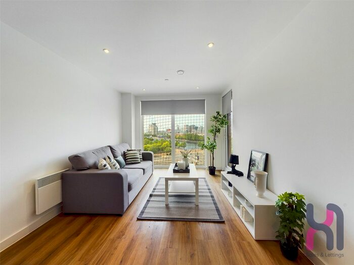 2 Bedroom Flat To Rent In The Gateway, Trafford Road, Salford, M5