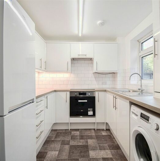 3 Bedroom Terraced House To Rent In Belmore Close, Cambridge, CB4