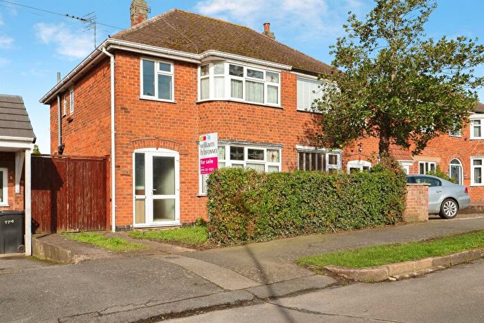 3 Bedroom Semi Detached House For Sale In Cardinals Walk, Leicester, LE5