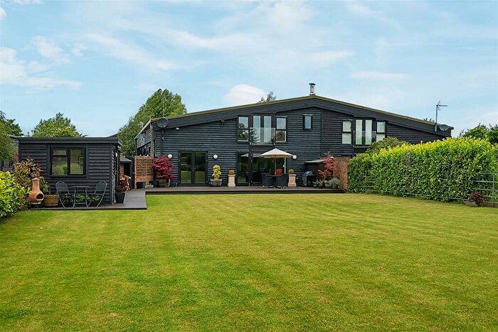 3 Bedroom Semi-Detached House For Sale In Grove Farm, Ivinghoe Aston, LU7