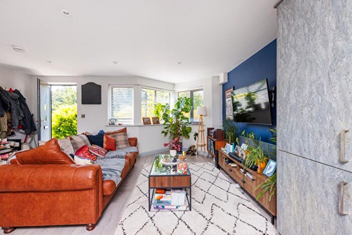 2 Bedroom Flat For Sale In Crews Hole Road, Crews Hole, BS5