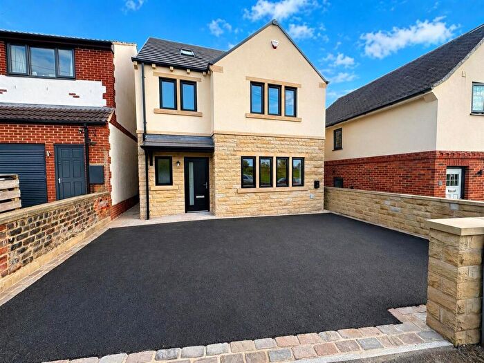 4 Bedroom Detached House For Sale In Drub Lane, Drub, Cleckheaton, BD19