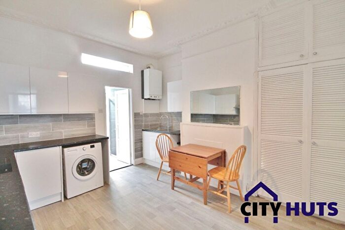 1 Bedroom Flat To Rent In Ravenstone Road, London, N8