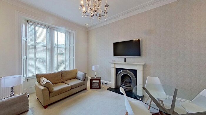 2 Bedroom Flat To Rent In Barony Street, Edinburgh, EH3