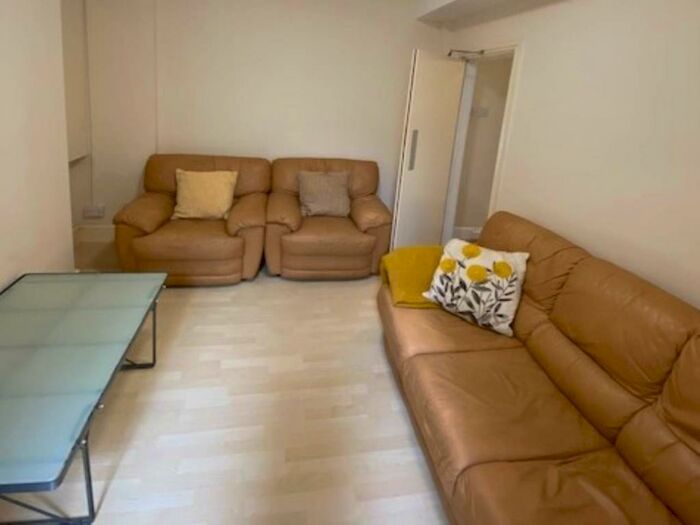 5 Bedroom House To Rent In Coburn Street, Cathays, Cardiff, CF24