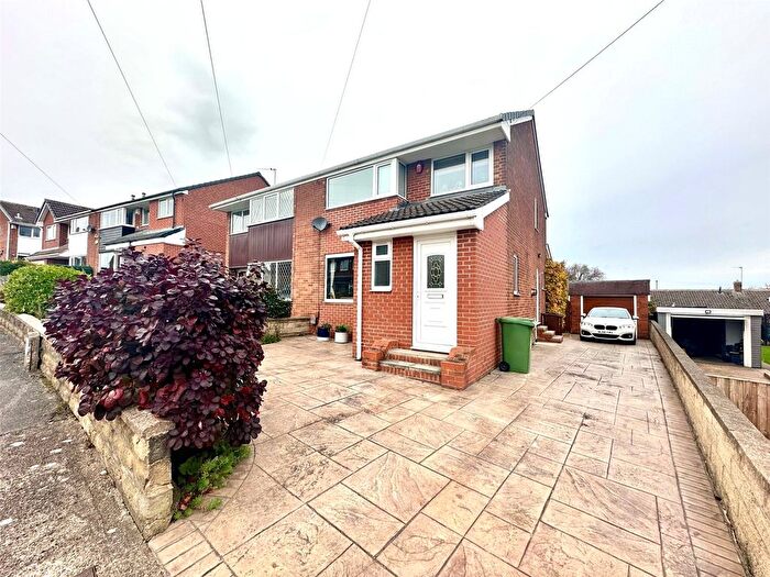 3 Bedroom Semi Detached House For Sale In Greatfield Close, Ossett, West Yorkshire, WF5