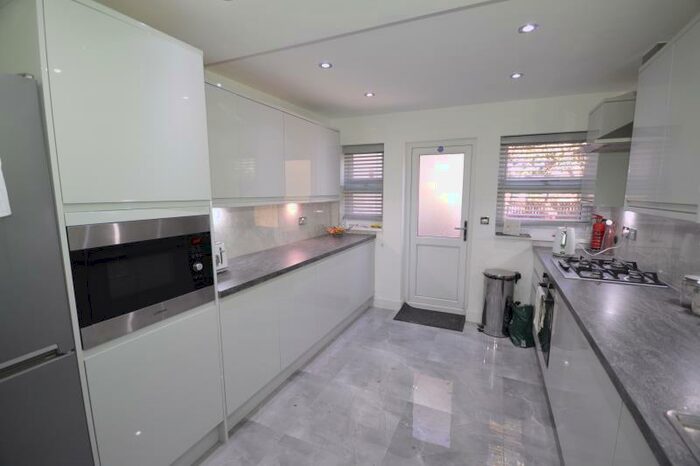 5 Bedroom Terraced House To Rent In Plashet Road, Plaistow, London, E13