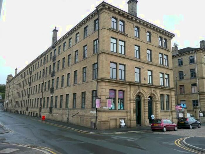1 Bedroom Flat To Rent In City Mills, Bradford, Mill Street, BD1