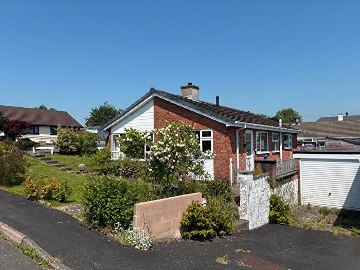 2 Bedroom Bungalow For Sale In Hillcrest Drive, Llandrindod Wells, LD1