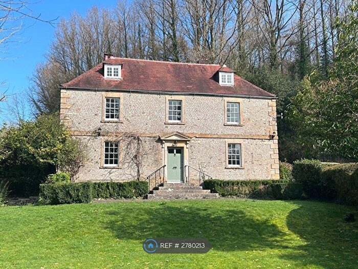 4 Bedroom Semi-detached House To Rent In The Island, Warminster, BA12