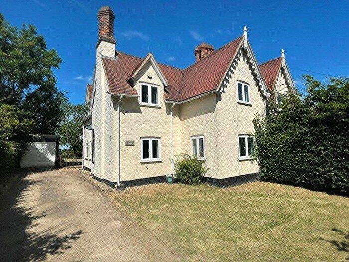 3 Bedroom Semi-Detached House To Rent In Feltimores Cottages, Chalk Lane, CM17