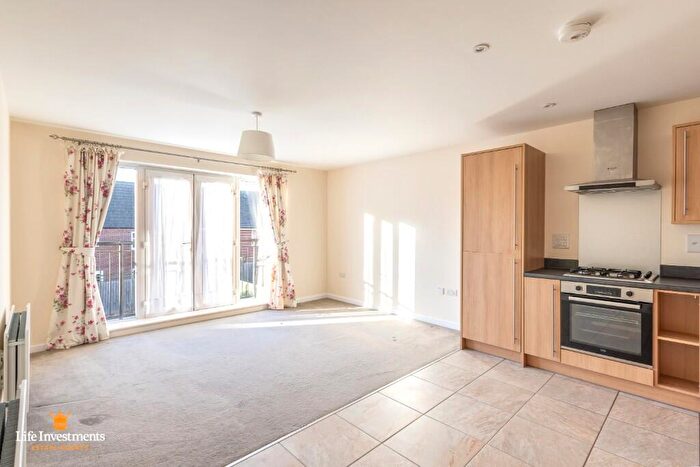 2 Bedroom Coach House To Rent In Lower Lodge Avenue, Rugby, Warwickshire, CV21