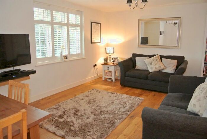 2 Bedroom Flat To Rent In Brighton Road, Addlestone, KT15