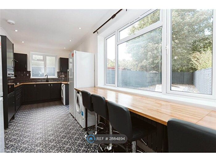 6 Bedroom Semi-Detached House To Rent In Hunters Way, Bristol, BS34