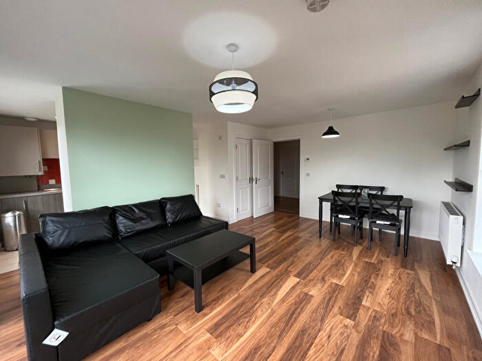 2 Bedroom Apartment To Rent In Haughview Terrace, Glasgow, G5