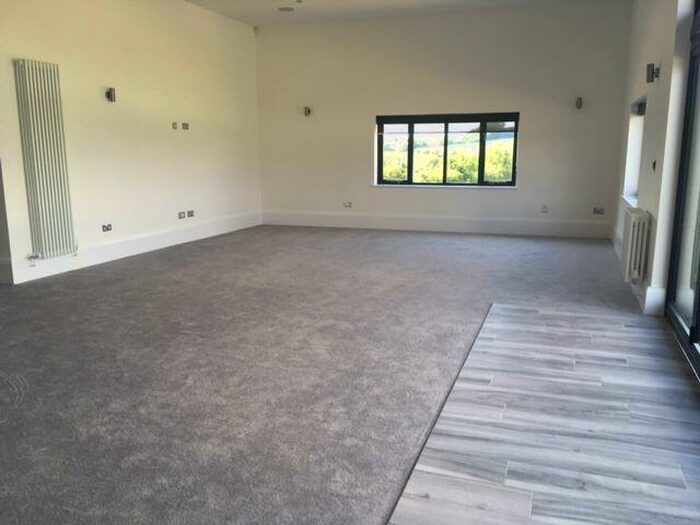 4 Bedroom Barn Conversion To Rent In New Dairy Farm, Leighton Buzzard, LU7