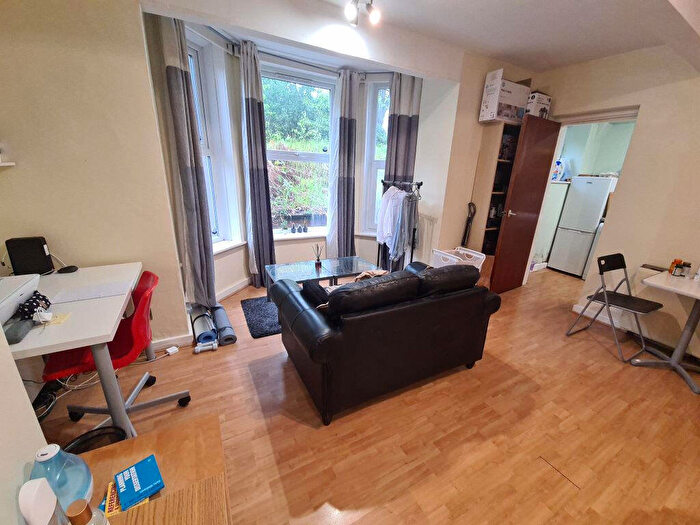 1 Bedroom House To Rent In Moorland Road, Leeds, LS6